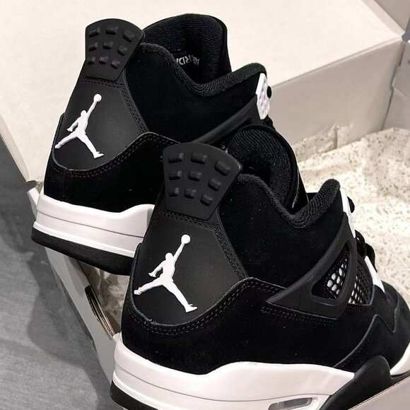 Air Jordan 4 Retro White Thunder - Picture 8 of 8